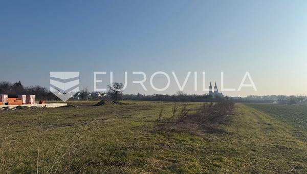 Dakovo, Novo Polje, 4 adet yapı parseline sahip imarlı arsa