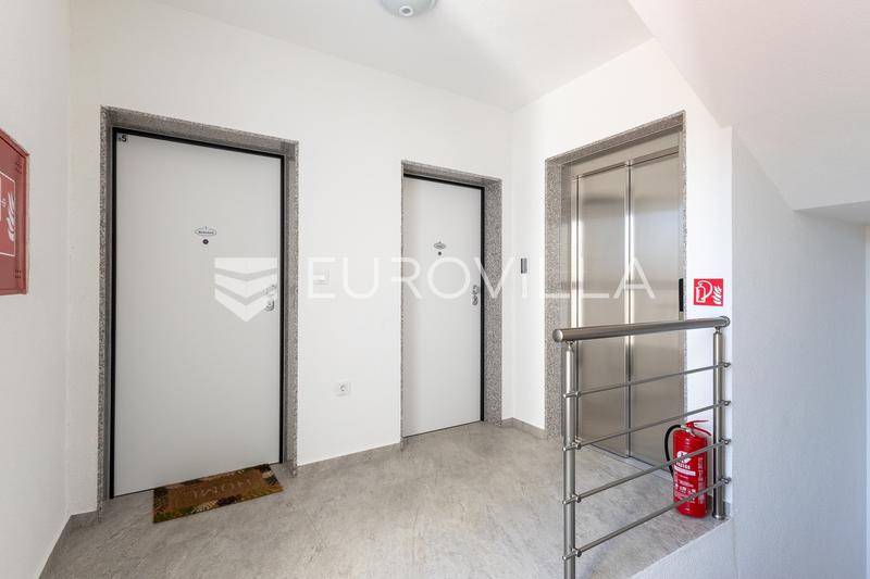 Slavonski Brod, Centre-ville - Appartement moderne neuf à louer avec garage - 12