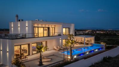 Vodice, moderne villa met zwembad en zeezicht, 332,92 m²