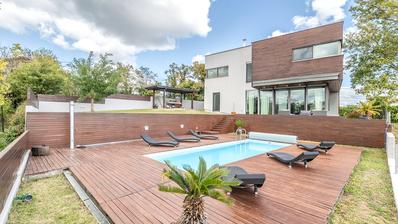 Zagreb, Gornja Dubrava, prekrasna vila s bazenom površine 360 m²