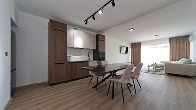 Osijek, Cvjetno Naselje - Fyra sovrumslägenhet, 111 m² med terrass och privat parkeringsplats