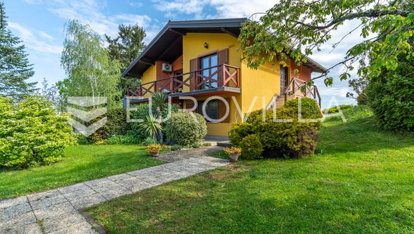 Krapinske Toplice, Klokovec, uma bela casa com vista