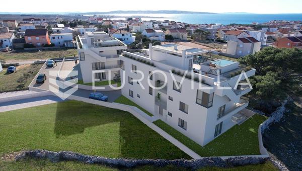 Pag, Povljana, espectacular ático con piscina y vistas al mar, 140 m²