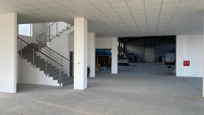 Slavonski Brod, Zona Industrial - Edifício Comercial 1.350 m², Perto da Autoestrada