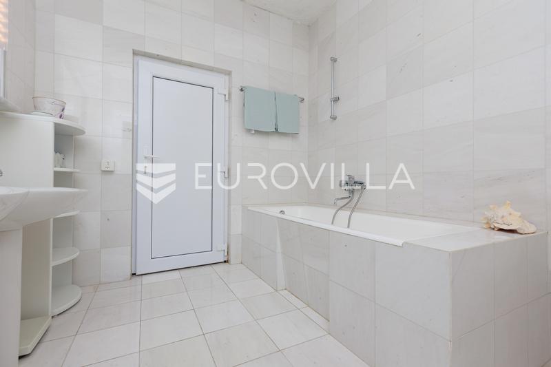 Crikvenica, Barci, Piękny dom z kuchnią zewnętrzną i przestronnym ogrodem - 9