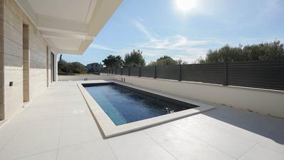 Zadar, Kožino, trosoban stan s vrtom i bazenom na izvrsnoj lokaciji, 150,20 m²