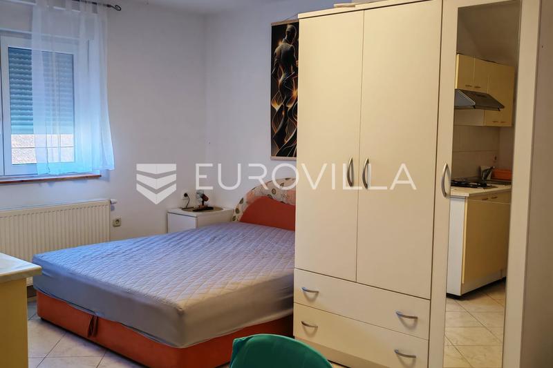 Virovitica, centar, stambeno poslovna kuća s 8 stambenih jedinica - 10