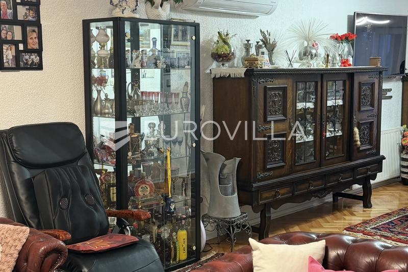 Virovitica, centar, stambeno poslovna kuća s 8 stambenih jedinica - 3