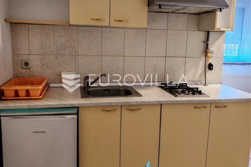 Virovitica, centar, stambeno poslovna kuća s 8 stambenih jedinica - 5