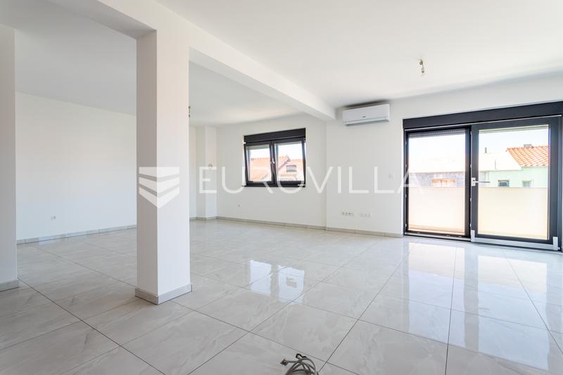 Vodice, przestronny penthouse z tarasem na dachu, 168,79 m² - 4