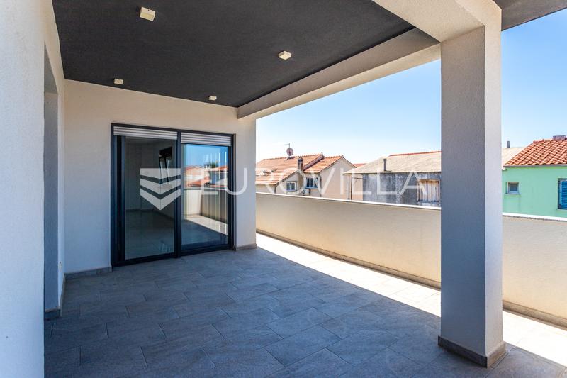 Vodice, przestronny penthouse z tarasem na dachu, 168,79 m² - 13