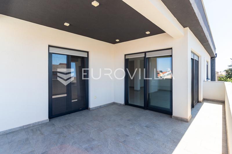 Vodice, przestronny penthouse z tarasem na dachu, 168,79 m² - 14