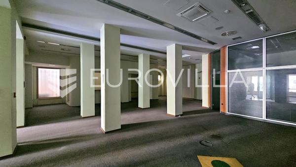 Osijek, Gornji grad, Espaço comercial