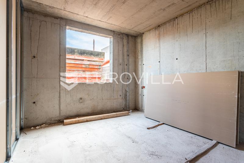 Trogir, Ciovo, appartamento con tre camere da letto, piscina privata e due posti auto - 6