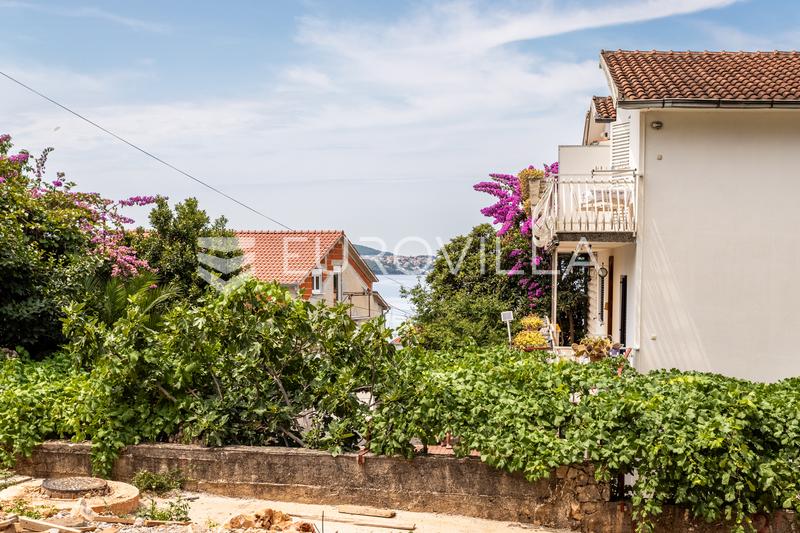 Trogir, Ciovo, appartamento con tre camere da letto, piscina privata e due posti auto - 14