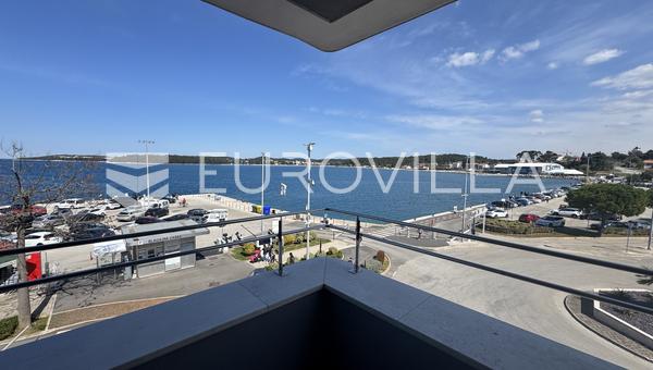 Istrien, Rovinj, luxuriöse 3-Zimmer-Wohnung 127 m², 1. Reihe zum Meer, 2 Garagenplätze, Meerblick
