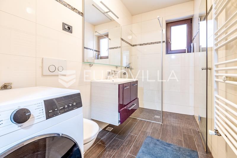 Zagreb, Vrbik, trosoban stan za najam 90 m² vanjsko parkirno mjesto - 8