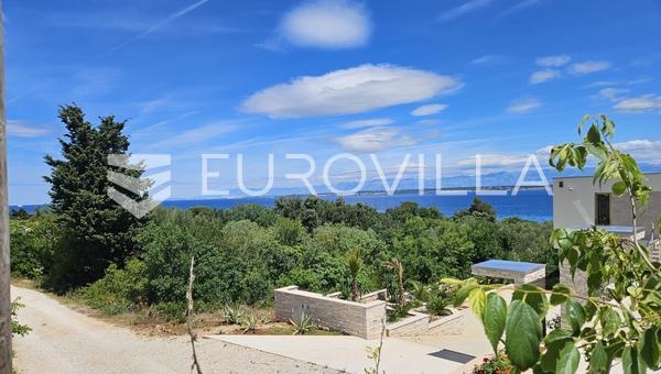 Otok Ugljan, Sutomišćica, građevinski teren prvi red do mora