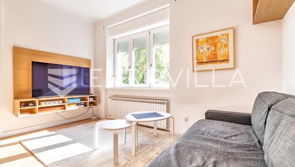 Zagreb, rue Marticeva, superbe appartement de deux chambres au 2ème étage