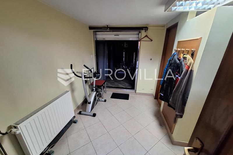 Netretic, Jarce Polje, dům 250 m², 150 m k řece Dobra - 7