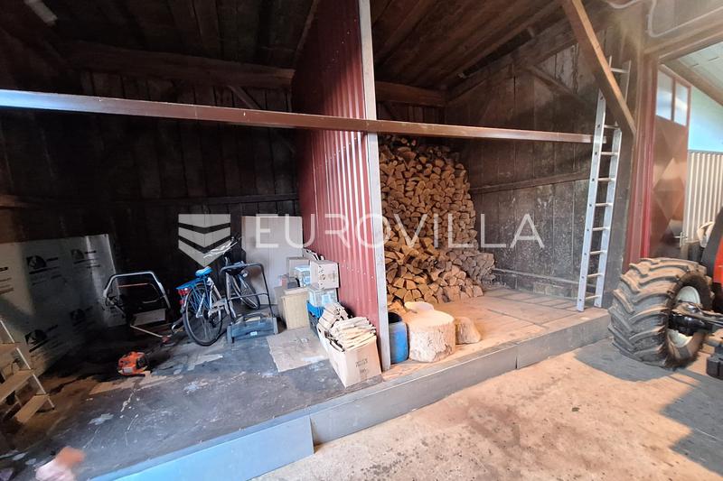 Netretic, Jarce Polje, dům 250 m², 150 m k řece Dobra - 13