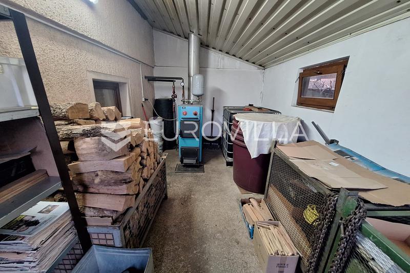 Netretic, Jarce Polje, dům 250 m², 150 m k řece Dobra - 11