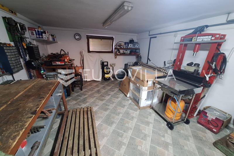 Netretic, Jarce Polje, dům 250 m², 150 m k řece Dobra - 15