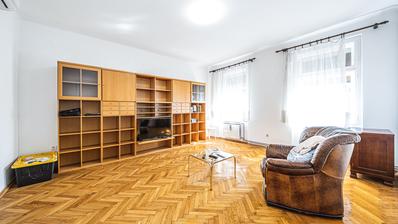 Zagreb, Sentrum, 2-roms leilighet 75 m² med balkong
