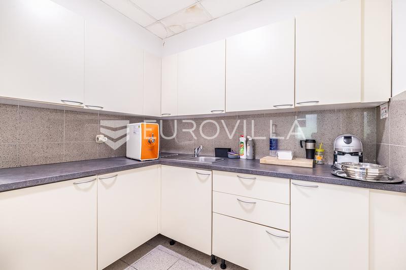 Zagabria, Radnicka, zona commerciale, spazio ufficio 44 m² - 2