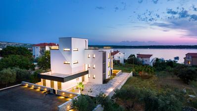 Ostrov Rab, Barbat, moderní třípokojový byt 107 m², soukromá zahrada