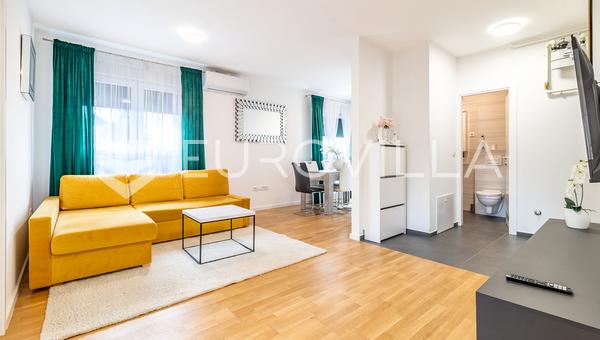 Zagreb, RESNICKI GAJ, yeni binada modern iki yatak odalı daire, 53 m², balkon ve otopark