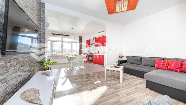 Kaštel Stari, odličan dvosoban stan za najam