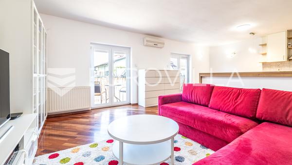 Zagreb, Rudeš, funkcionalan trosoban stan s prostranom terasom, 87 m², parking, spremište