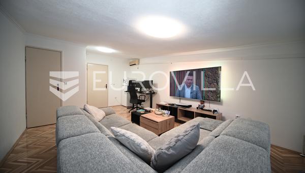 Osijek, Centro de la ciudad, Apartamento de dos habitaciones en venta en una ubicación privilegiada, Superficie neta uti