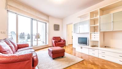 Zagreb, Horvaćanska gatan, ljus och funktionell tvårumspenthouse 93 m², garage