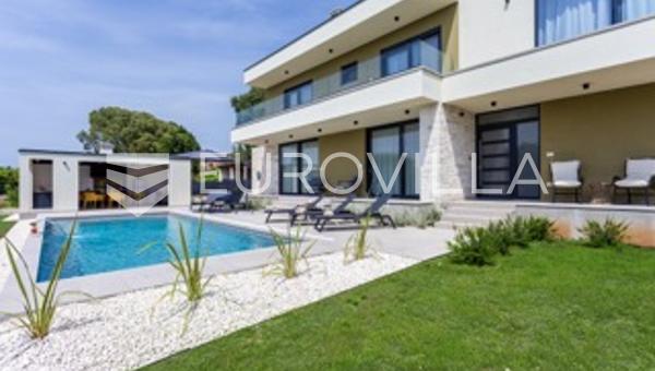 İstirya, Smoljanci - Kaliteli ve modern müstakil ev, 208 m², 40 m² ısıtmalı yüzme havuzu