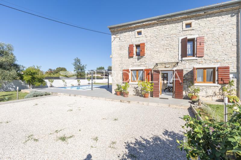 Istria, Svetvinčenat - Odnowiony kamienny dom z basenem i przestronnym terenem - 47