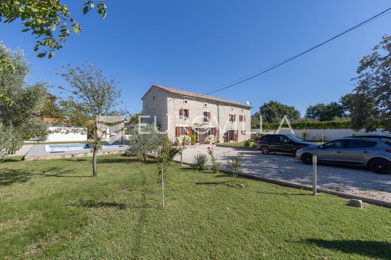 Istria, Svetvinčenat - Odnowiony kamienny dom z basenem i przestronnym terenem - 9