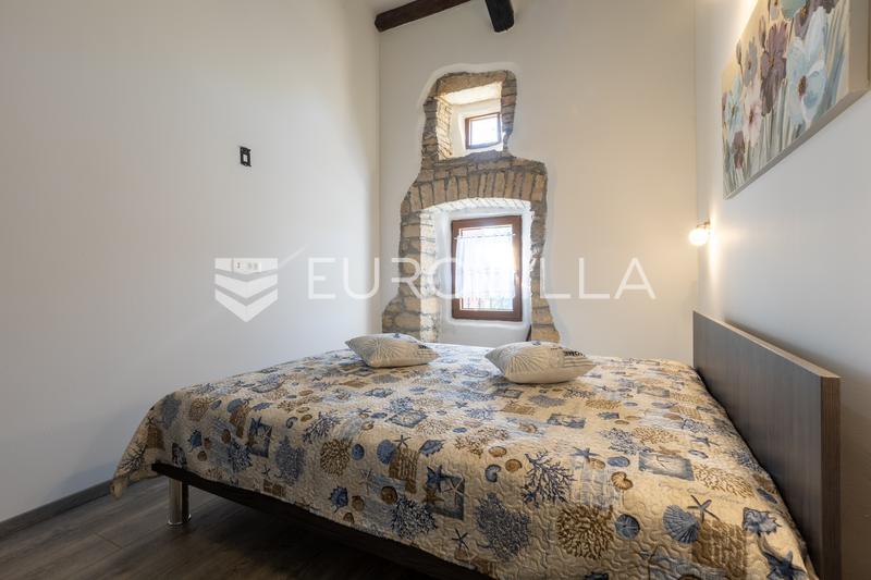 Istria, Svetvinčenat - Odnowiony kamienny dom z basenem i przestronnym terenem - 30