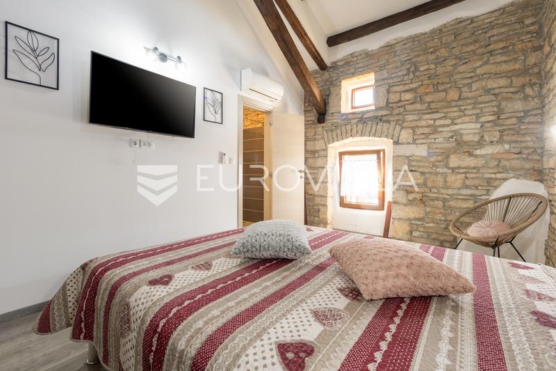 Istria, Svetvinčenat - Odnowiony kamienny dom z basenem i przestronnym terenem - 40