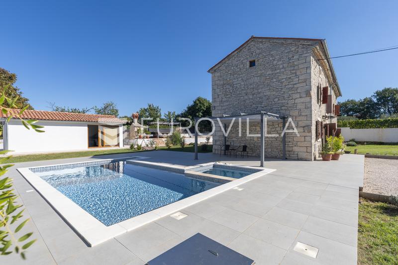 Istria, Svetvinčenat - Odnowiony kamienny dom z basenem i przestronnym terenem - 5
