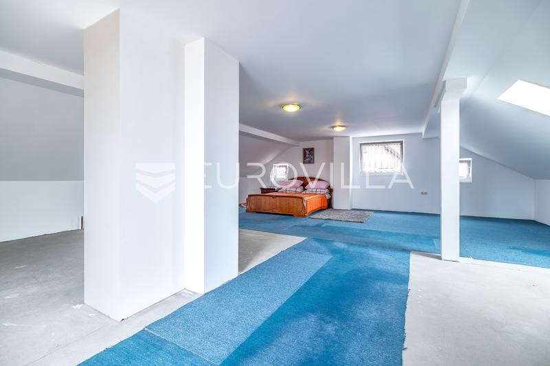 Zagreb, Zitnjak, Kanalski put, rummeligt 242 m² familiehus med have og terrasse - 13