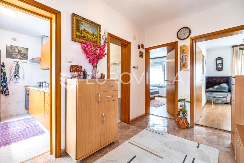 Zagreb, Zitnjak, Kanalski put, rummeligt 242 m² familiehus med have og terrasse - 11
