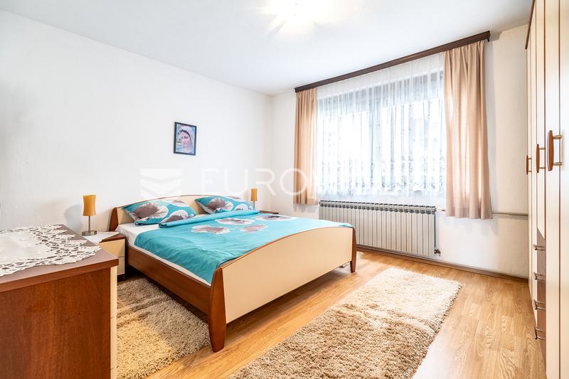 Zagreb, Zitnjak, Kanalski put, rummeligt 242 m² familiehus med have og terrasse - 3