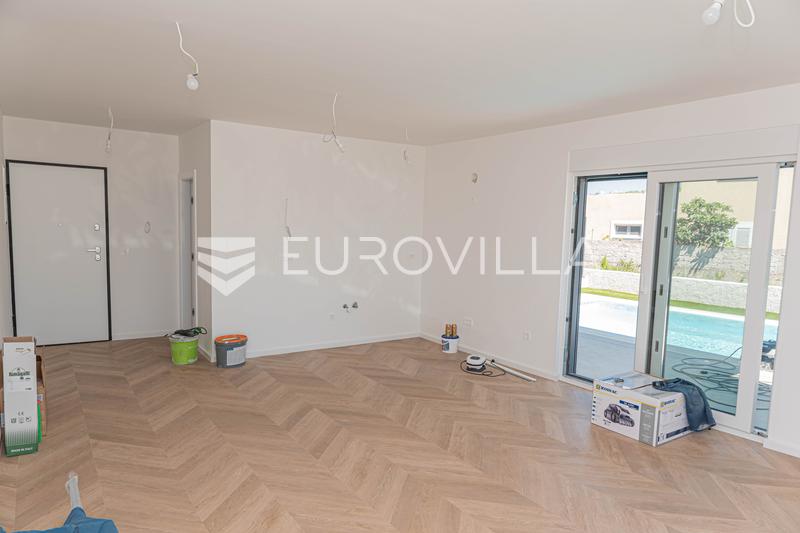 Tribunj, novo edifício, apartamento no rés-do-chão com piscina - 15