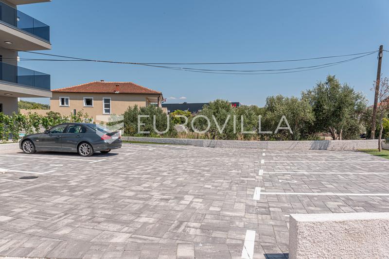 Tribunj, novo edifício, apartamento no rés-do-chão com piscina - 18