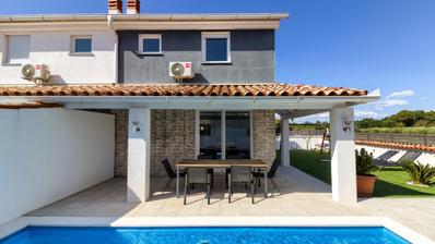 Istria, Pola, casa con piscina in affitto a lungo termine