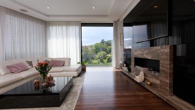 Matulji, penthouse peterosobni dvoetažni stan160 m², terasa 130 m² i privatna okućnica 250 m²