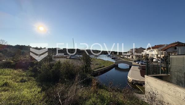 Šibenik, Bilice, byggmark med havsutsikt, 510 m²