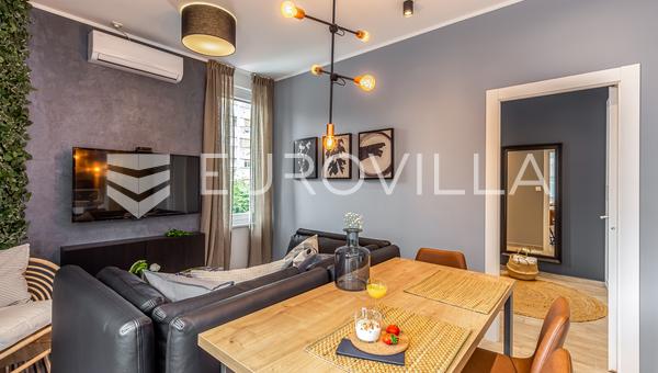 Rijeka, Centar, novouređen luksuzan stan NKP 98 m2 s tri apartmana